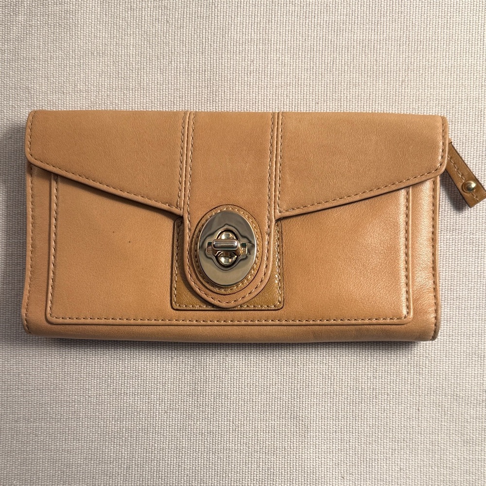 Coach Vintage Tan Leather Turn-Lock Wallet
